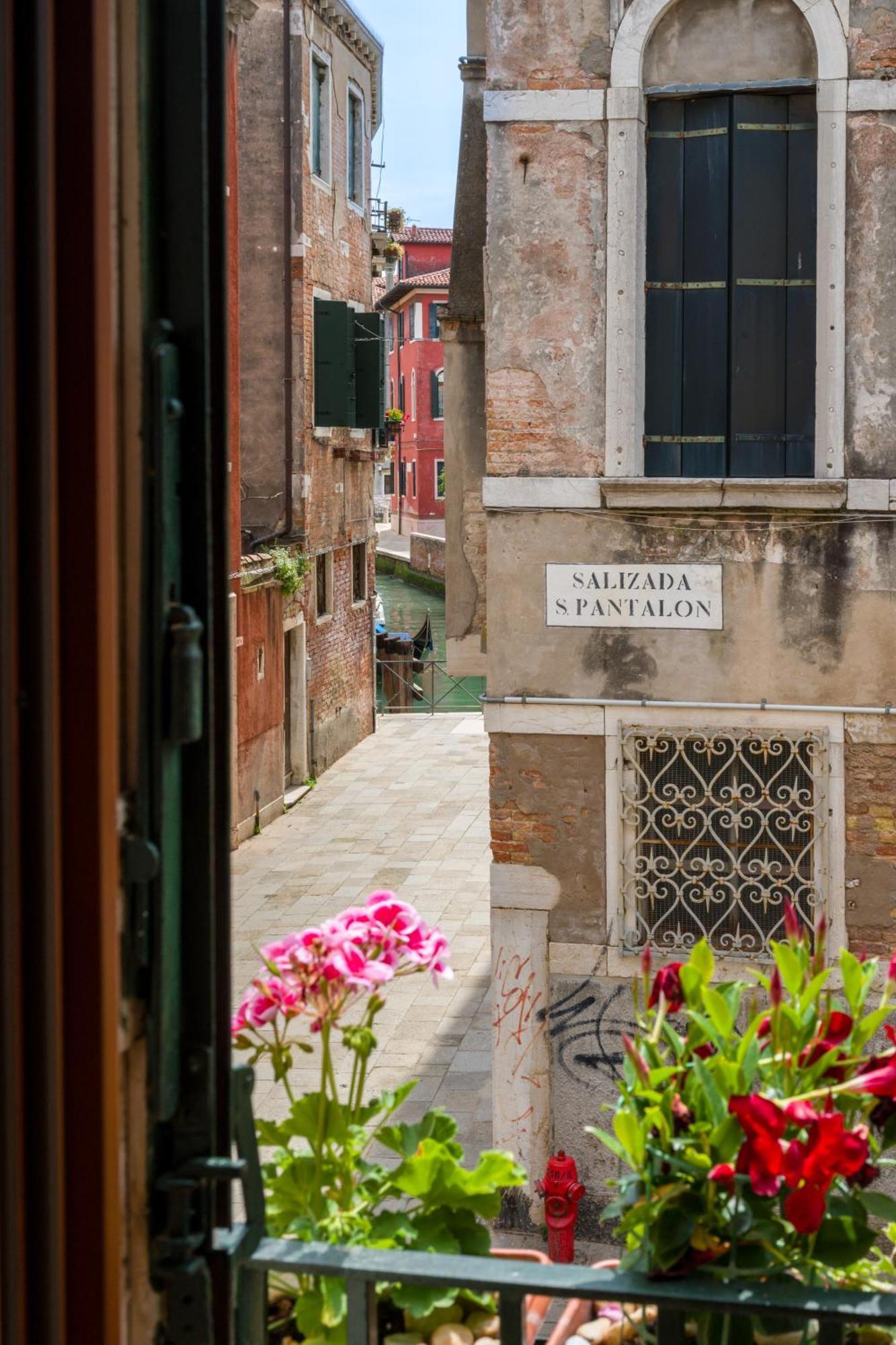 Ca Del Bezzo - Comfort & City View ヴェネツィア エクステリア 写真
